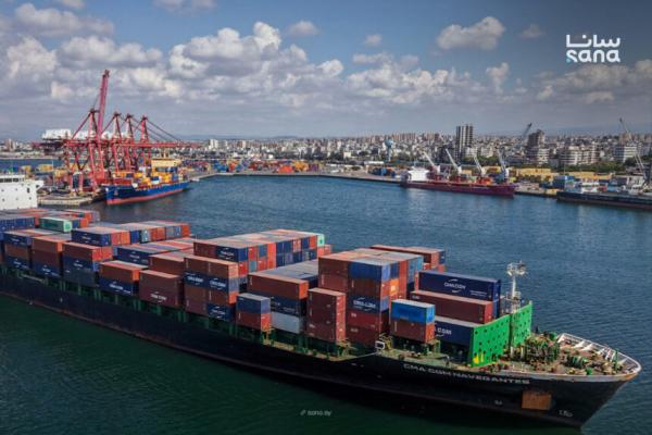 مرفأ اللاذقية يستقبل باخرة عملاقة بطول نحو 222 متراً