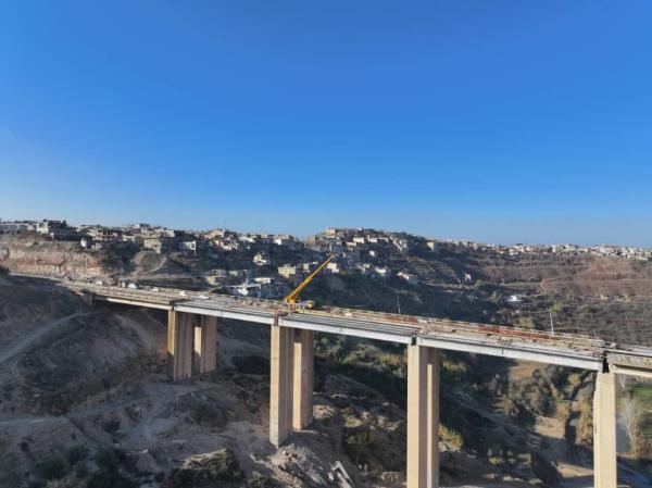 مشروع إعادة تأهيل جسر الرستن.. تحديات معقدة وصعوبات هندسية