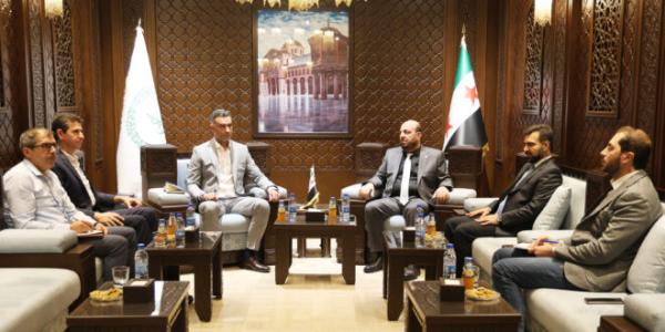 رئيس اتحاد غرف التجارة السورية يبحث مع الملحقين التجاريين بالسفارة التركية تعزيز التعاون