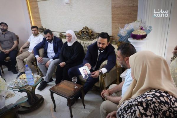 الرئيس الشرع يعزي عائلة زوج الطبيبة رانيا العباسي ‏