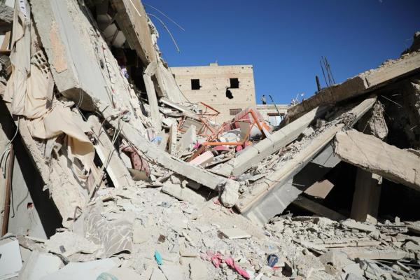 انهيار مبنى سكني في داريا