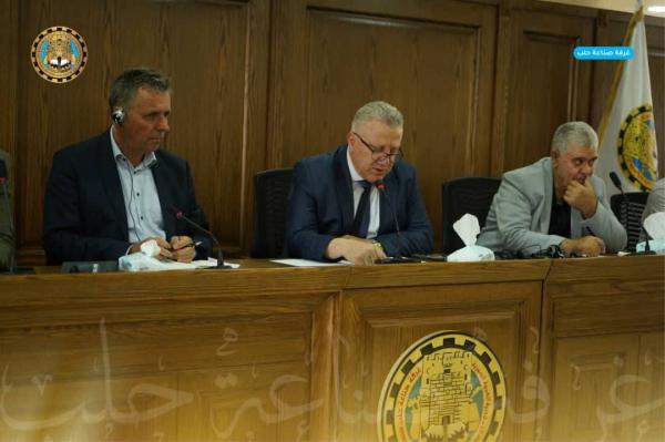 (نسج الأمل) لدعم صناعة الملابس والنسيج