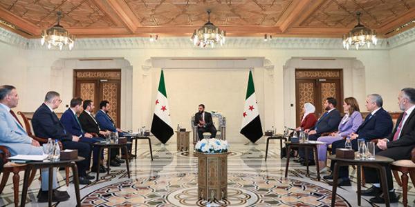 الرئيس الشرع يجتمع بأعضاء اللجنة العليا لانتخابات مجلس الشعب