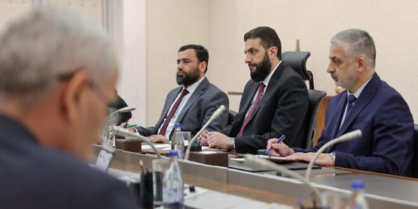 الرئيس الشرع يجتمع مع وزير الاقتصاد والصناعة ويناقش هيكلية الوزارة وآليات عملها