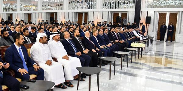 بحضور الرئيس الشرع .. بدء مراسم توقيع مذكرات تفاهم استثمارية مع عدد من الشركات الدولية